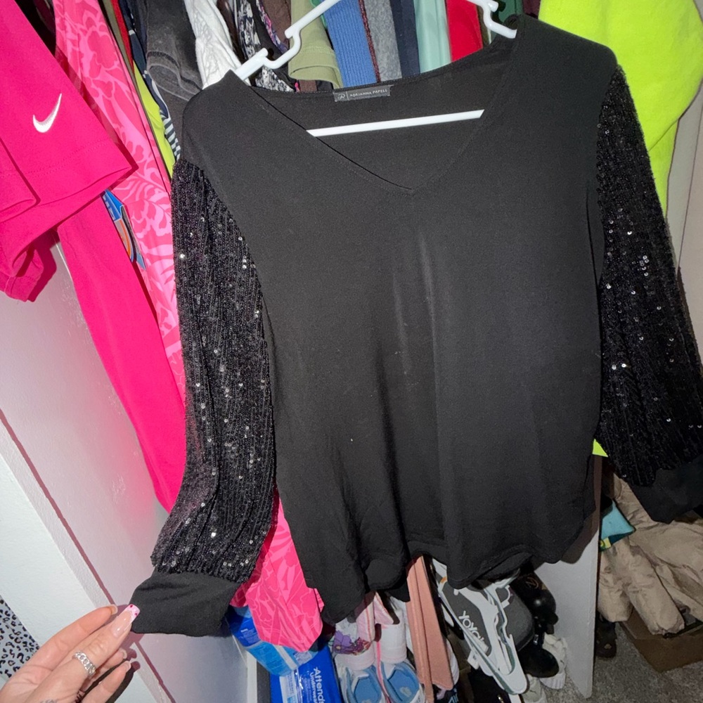 Adrianna Papell Black Top with Sequin Sleeves size medium brand new never worn